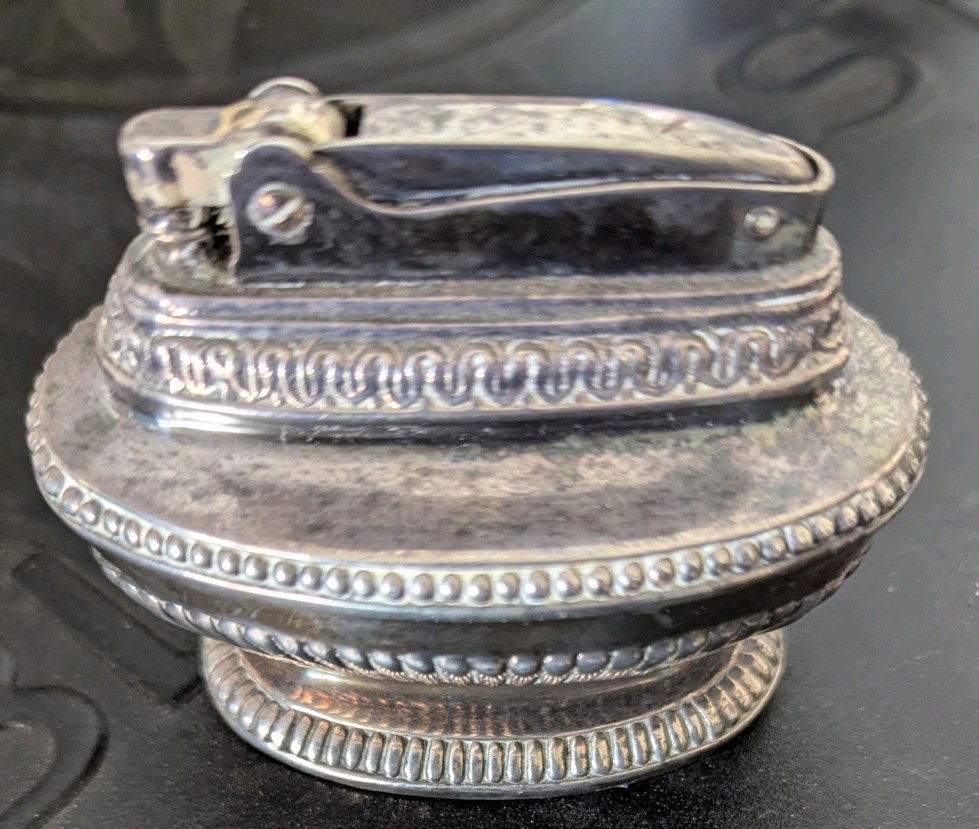 Vintage Ronson Silver Plated Queen Anne Table Lighter