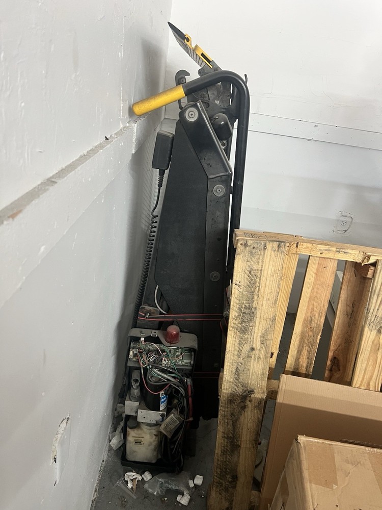 Braun Millennium Series Lift