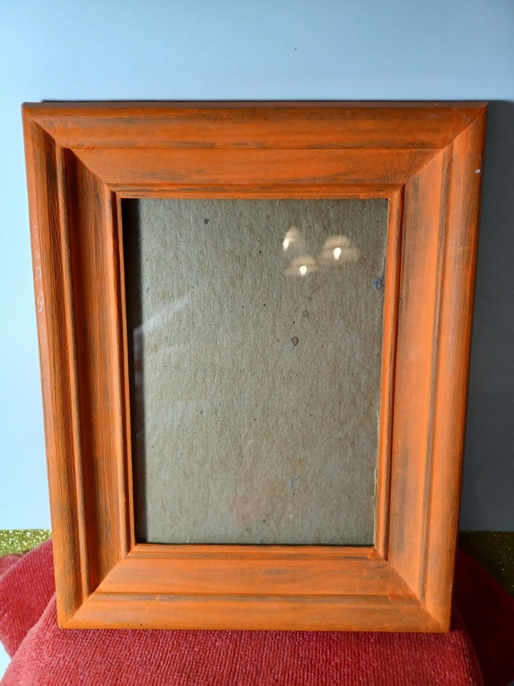 Painted Wooden Frame 7 1/2 "x 9 1/2 "