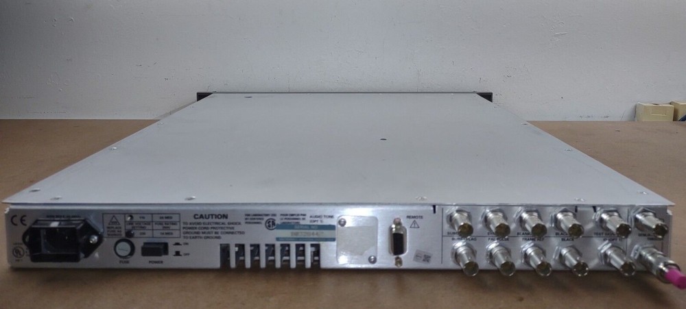 Tektronix SPG-271 (PAL SYNC GENERATOR)