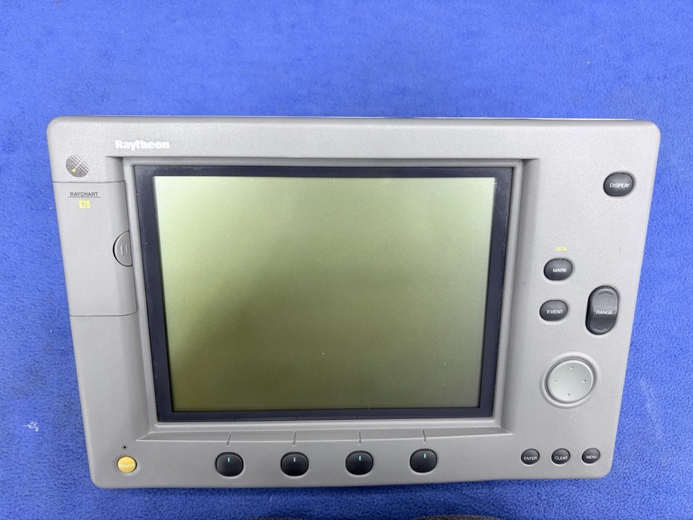 Raymarine Raytheon 620 / RC620 Chartplotter Display - Tested & Working