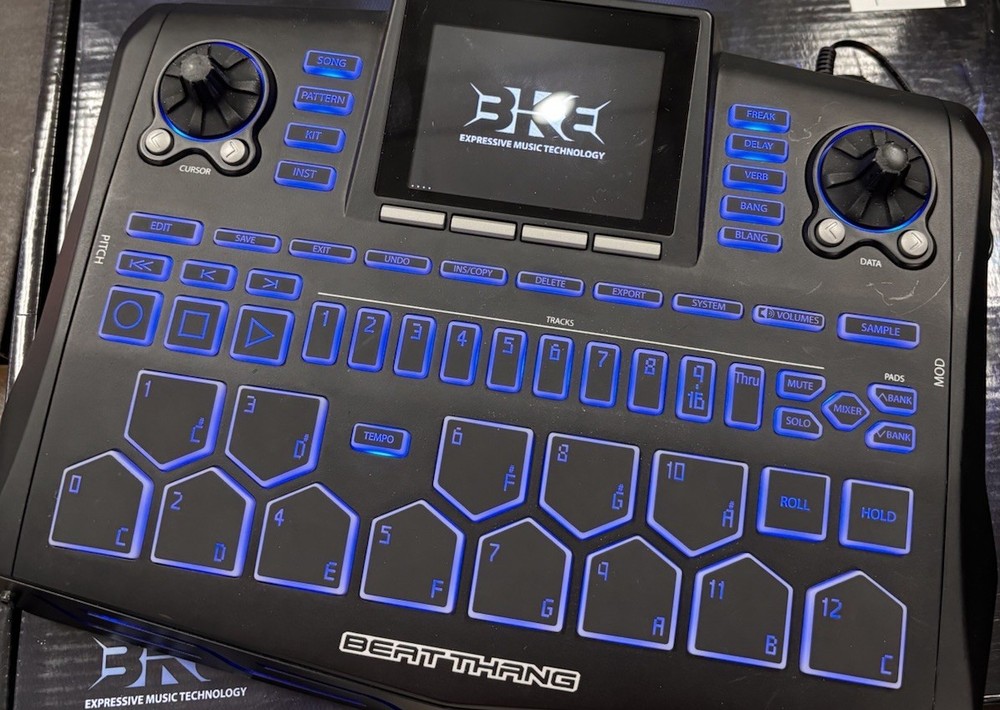 Beat Thang BKE BT-4210 Sampler 12 Pads