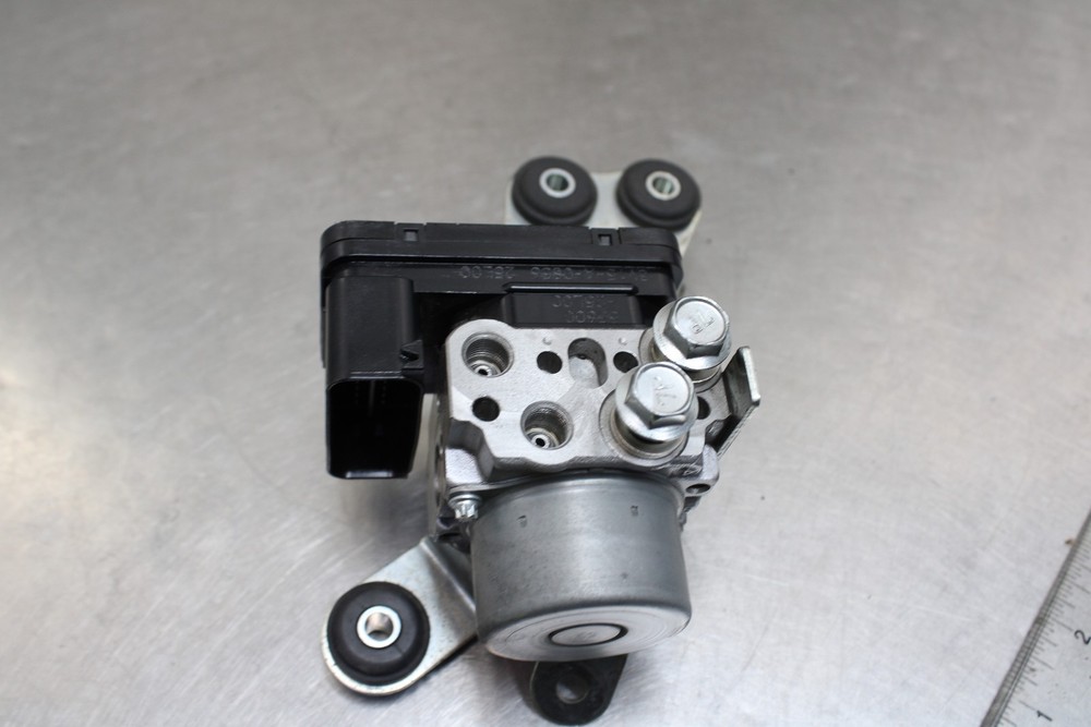 24-26 SUZUKI GSX-8R ABS PUMP UNIT MODULE