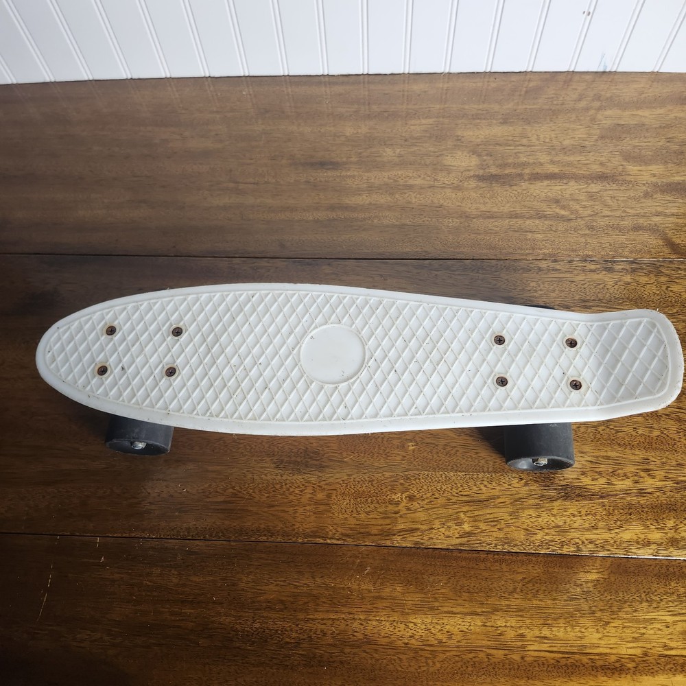 OLD SKATEBOARD Unbranded  Good Preowned Condition