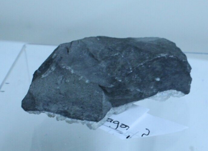 ARAGONITE ON GREY MATRIX