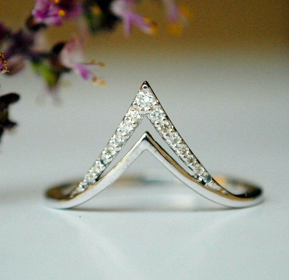 0.10Ct White Round Cut V Shaped Stackable Wedding Anniversary Band In 925 Silver