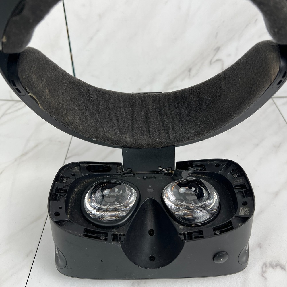 UNTESTED Lenovo Oculus Rift S Powered VR Gaming Headset, 2 Controllers, Sensor