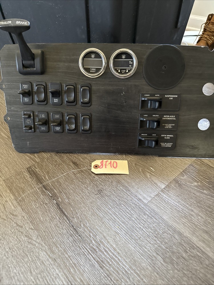 Freightliner Columbia Gauge And Switch Panel Missing P/N