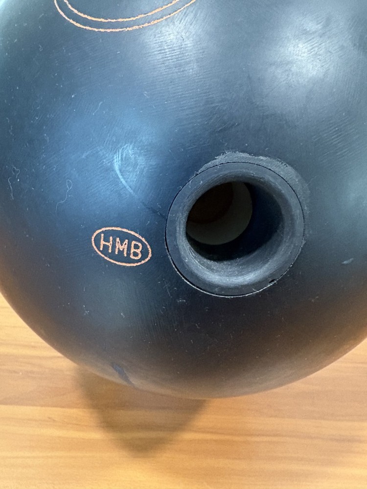 Hammer BLACK WIDOW URETHANE bowling ball