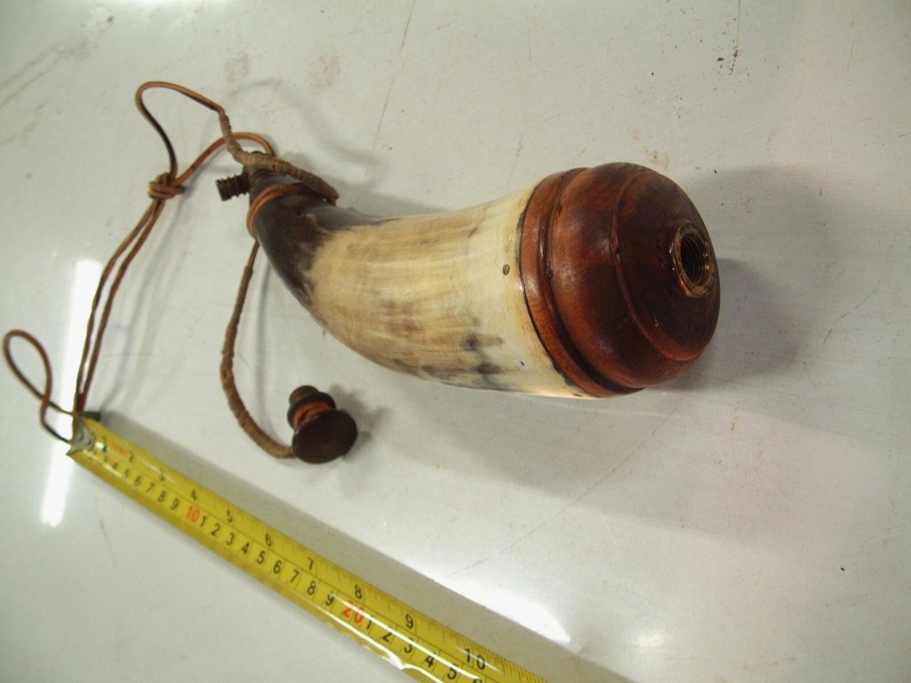 Primitive Black Powder Horn/Bronze NICE Flask Muzzleloading Hunting 10 X 2 1/2"