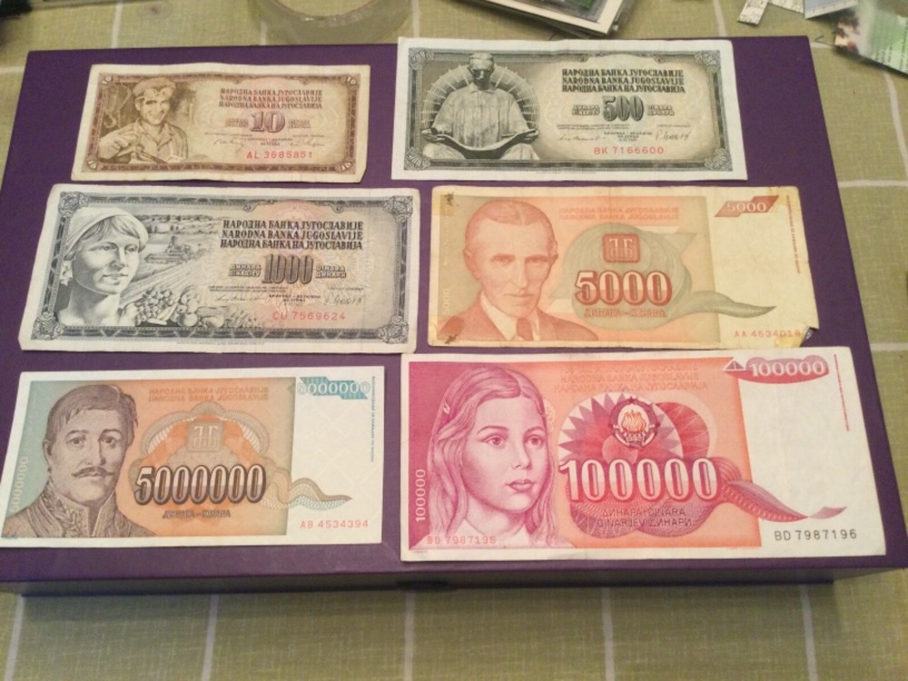 24 different Yugoslavia Dinara in Banknotes