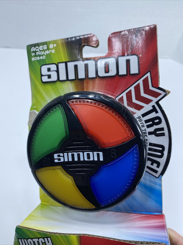 Simon Electronic Game Micro Series Hasbro Watch Remember Repeat 1+ Player New!!