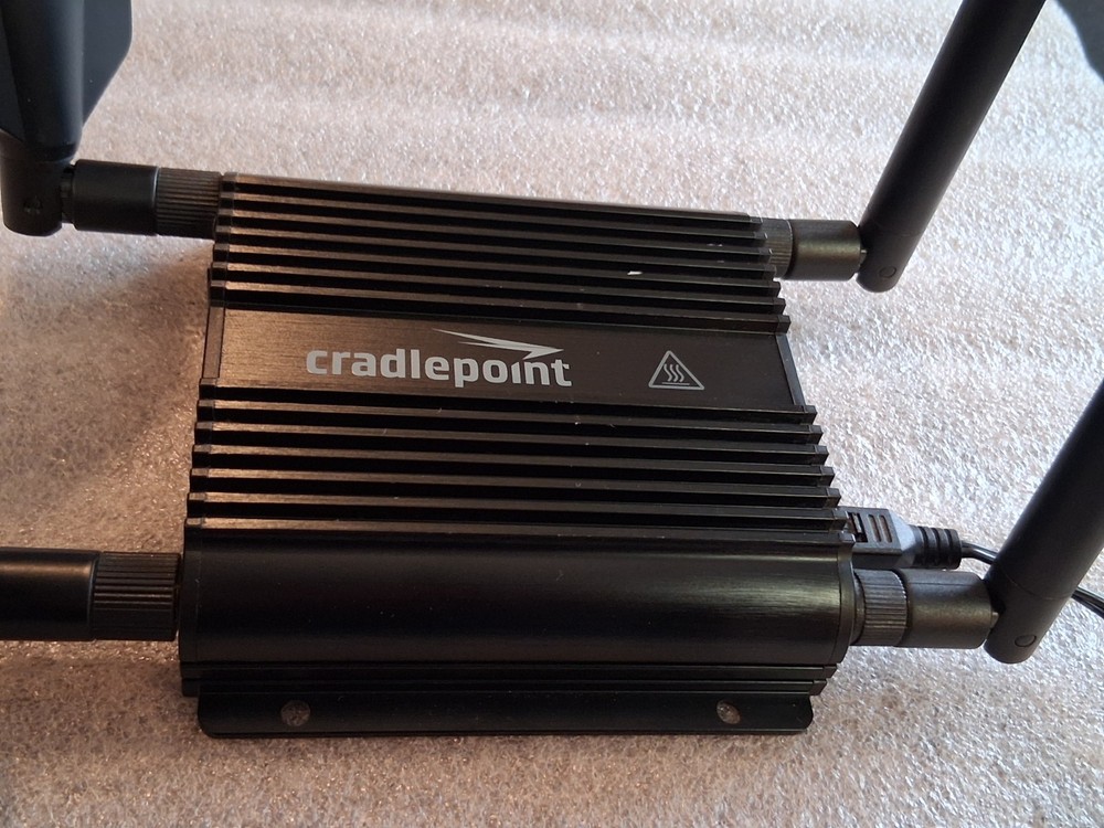 CRADLEPOINT IBR600B-LP4 ROUTER