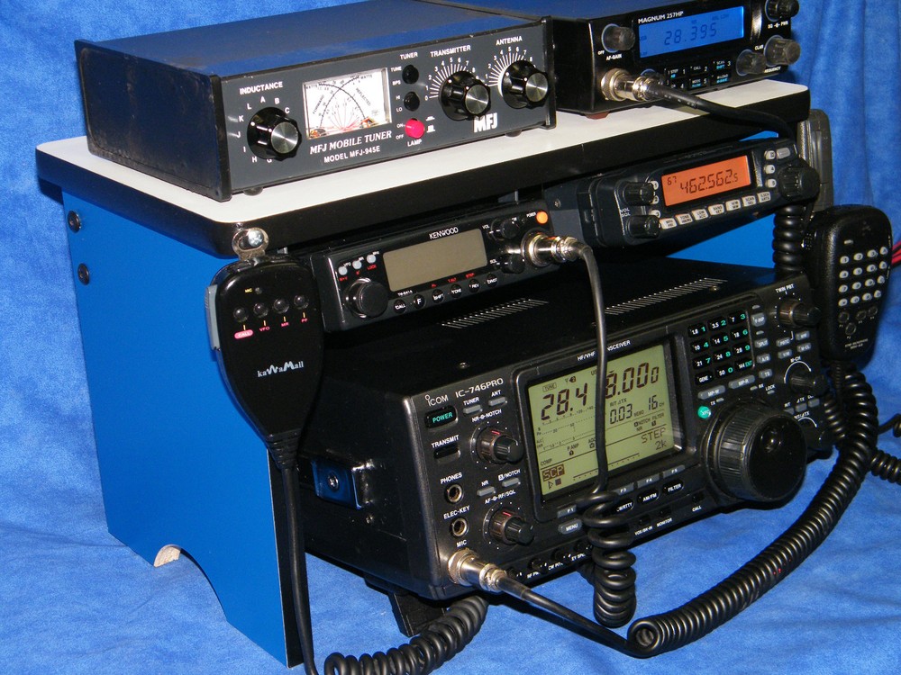 CB ... Radio... Bench Mount Rack Stack or Holder SDR