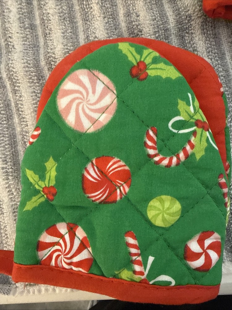 Four Mini Christmas Oven Mits Mini Oven Mitts