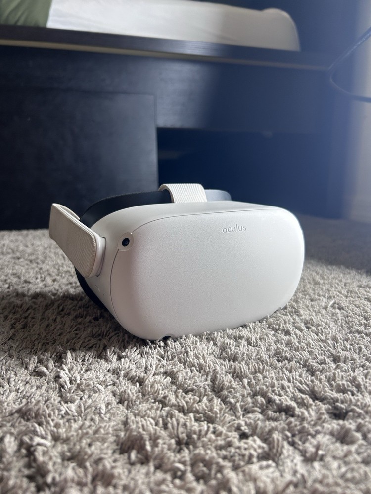Oculus Quest 2 (128GB) Virtual Reality Headset OG NO CONTROLLERS WORKING