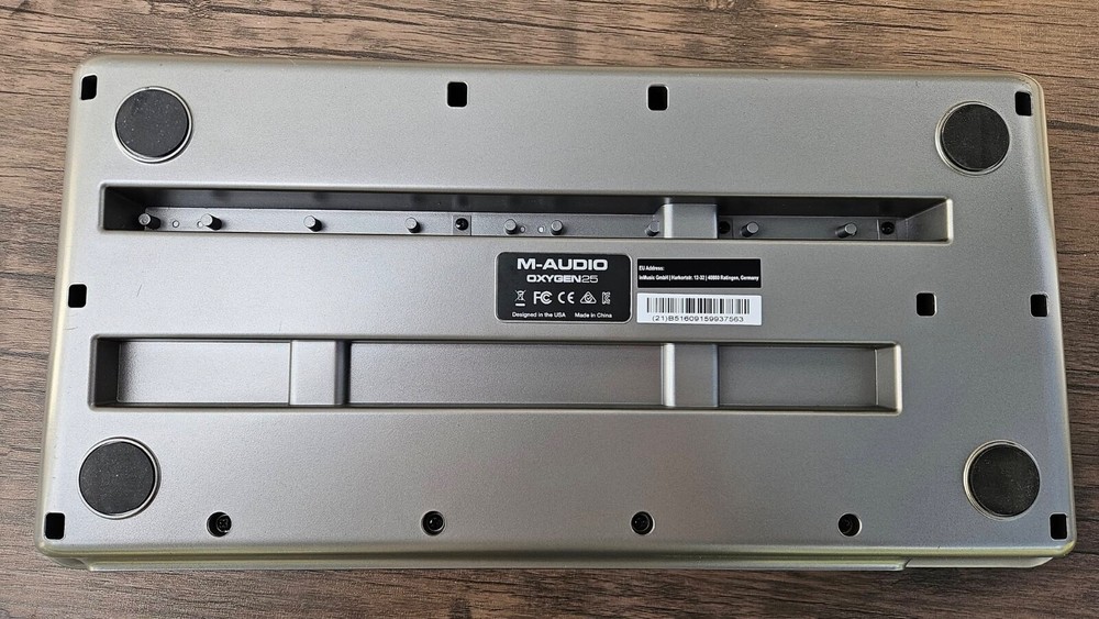 M-Audio Oxygen 25 Keyboard Controller (NO POWER ADAPTER) R2