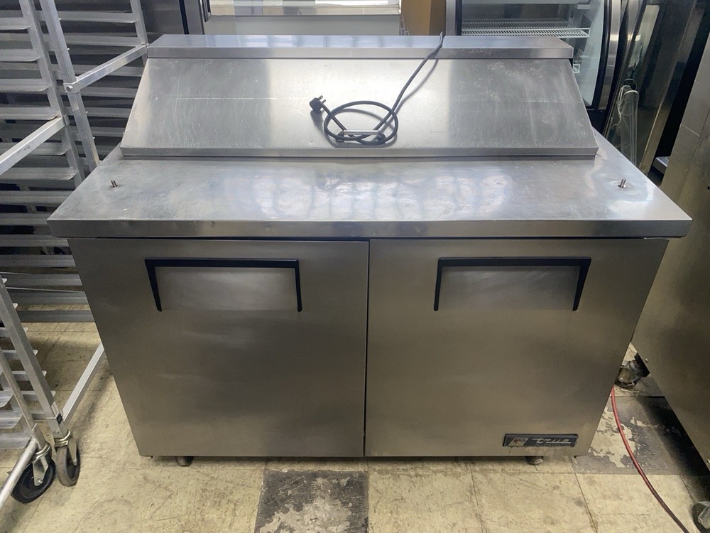 True 2 Dr., 4’ Sandwich Prep Table, Runs Great!