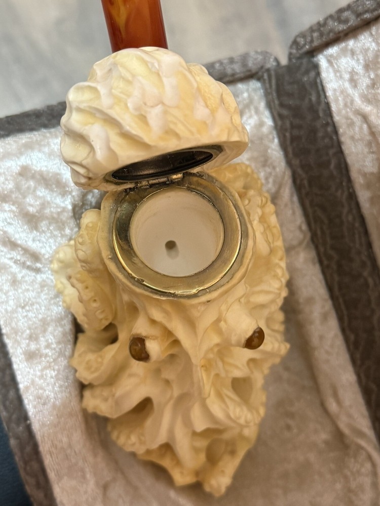 New, Unsmoked Meerschaum Pipe - Octopus