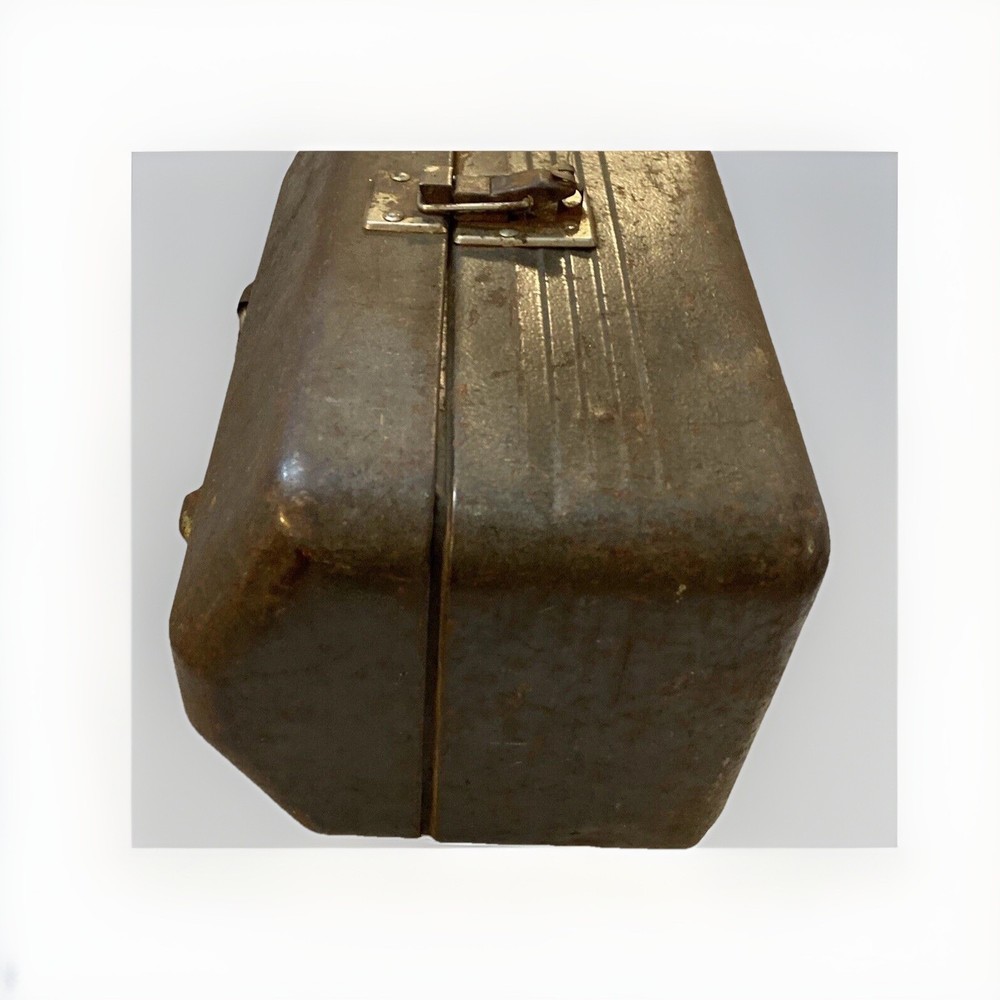 Antique Metal Toolbox/Tacklebox