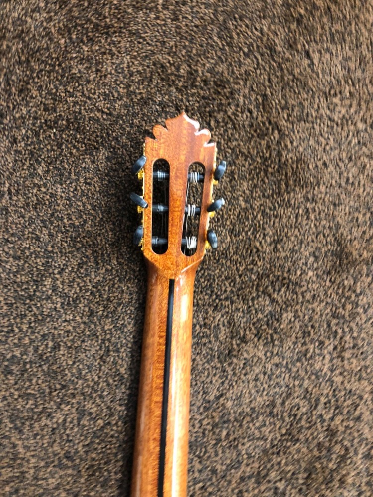 Manuel Rodriguez C-C SUPERIOR Series 4/4 Size Armrest Solid Cedar Top Mahogany