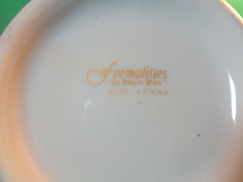 Formalities Floral Pattern Vase w/Handle, Baum Bros.(Used/EUC)