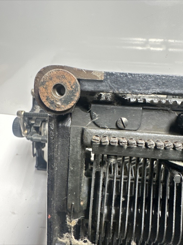 Underwood Typewriter #5 Serial #2425448 NEEDS TLC READ