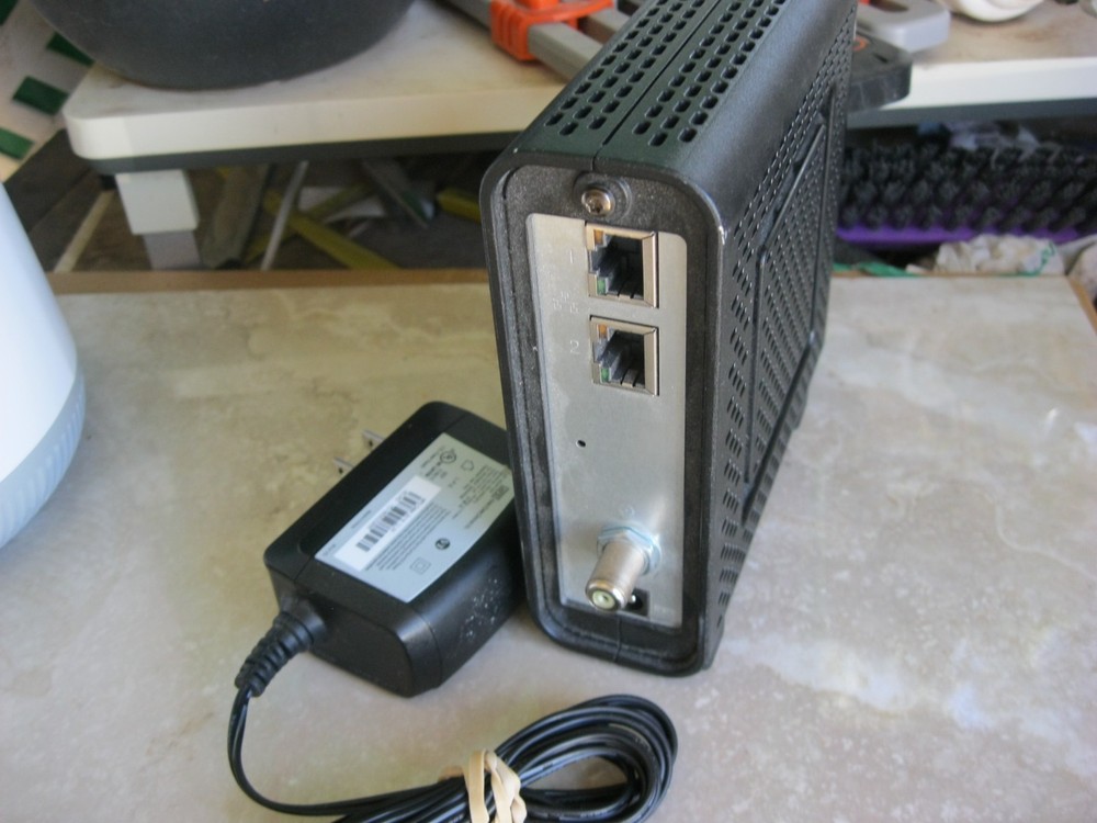 ARRIS Touchstone CM8200 DOCSIS 3.1 cable Modem - FREE SHIPPING