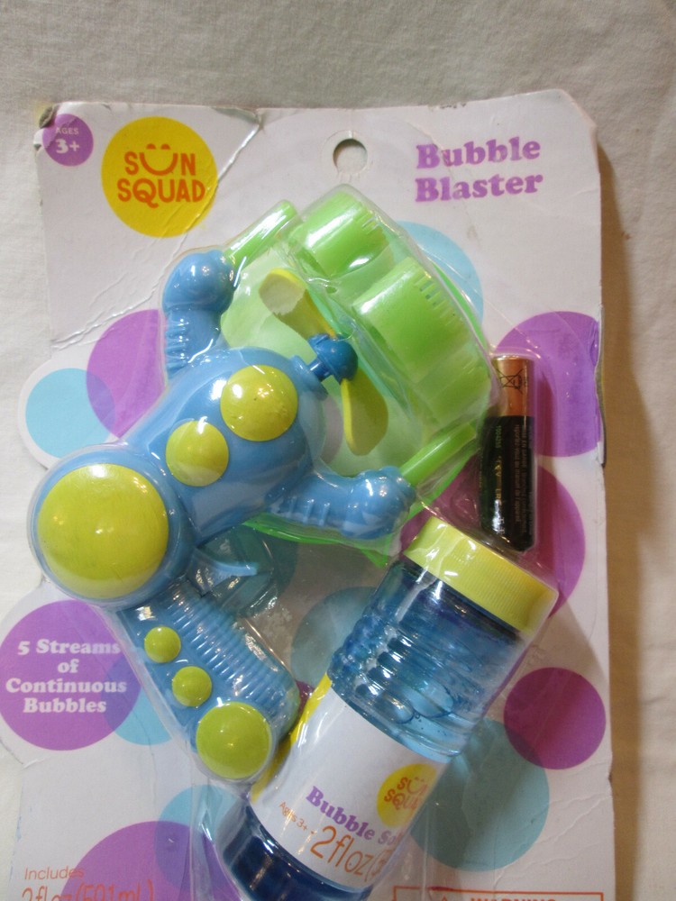 Sun Squad Battery Powered Bubble Blaster 5 Streams of Bubbles /w Bubbles