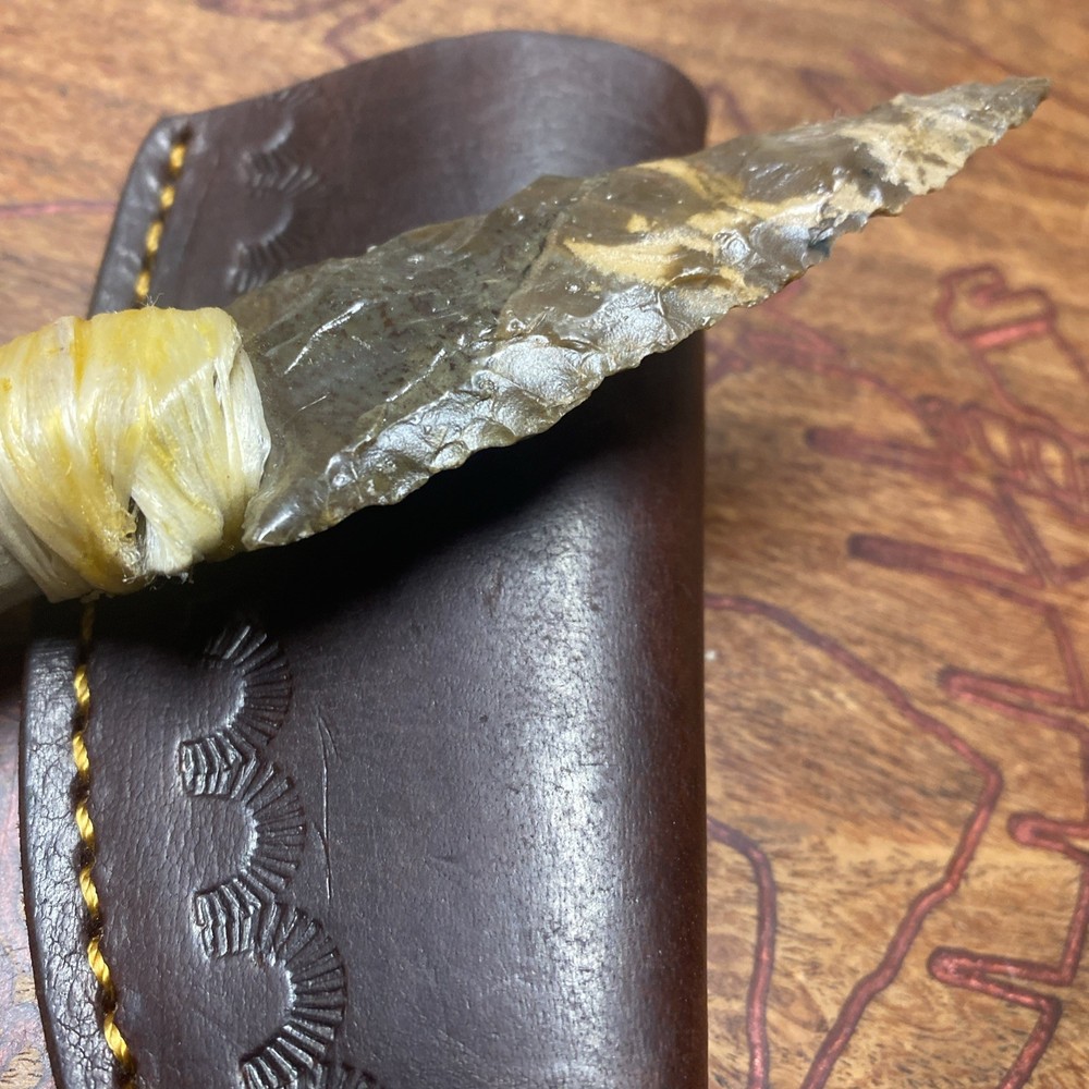 Bushcraft Stone/Flint Fixed Blade knapping Arrowhead Knife