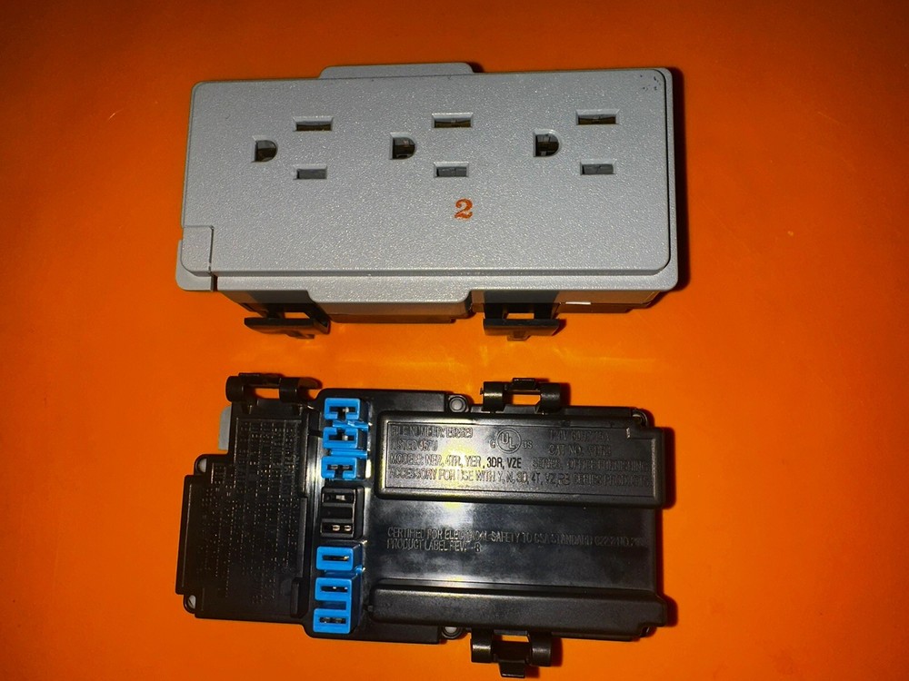 Haworth Tri-plex Receptacles Circuits 1, 2, 3 Plz Specify - (Premise, Compose)