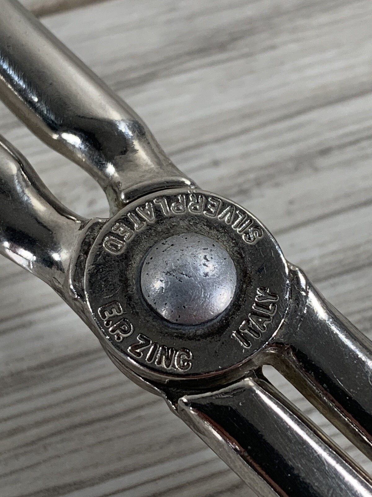 Silverplated Tongs E.P. Zing Server Grapevine Embossed Made in Italy Scissor