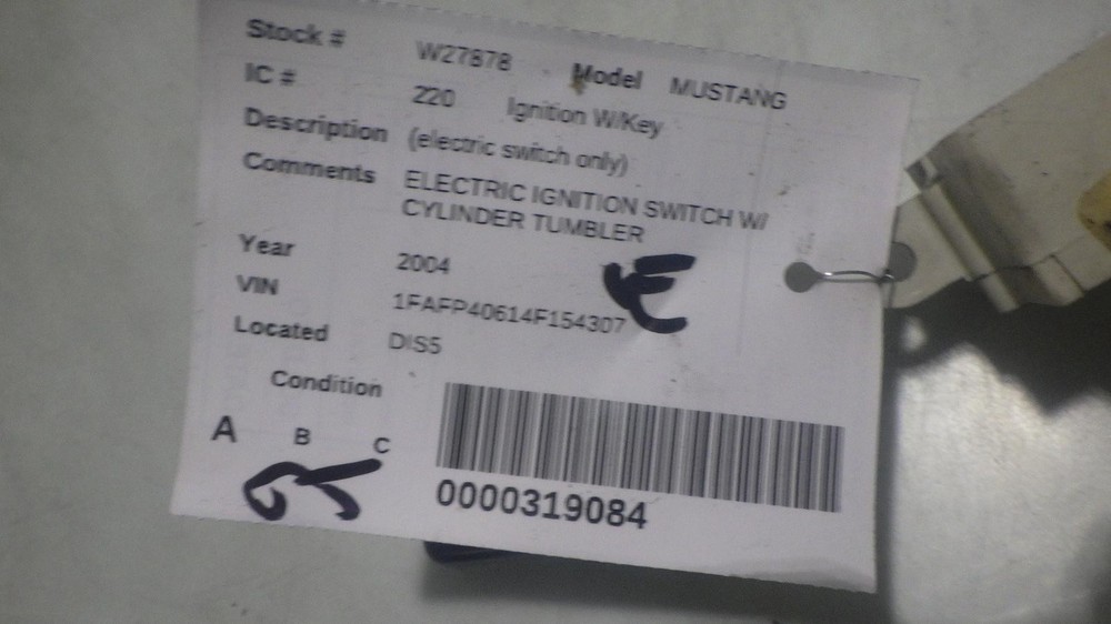 04 FORD MUSTANG Ignition W/Key