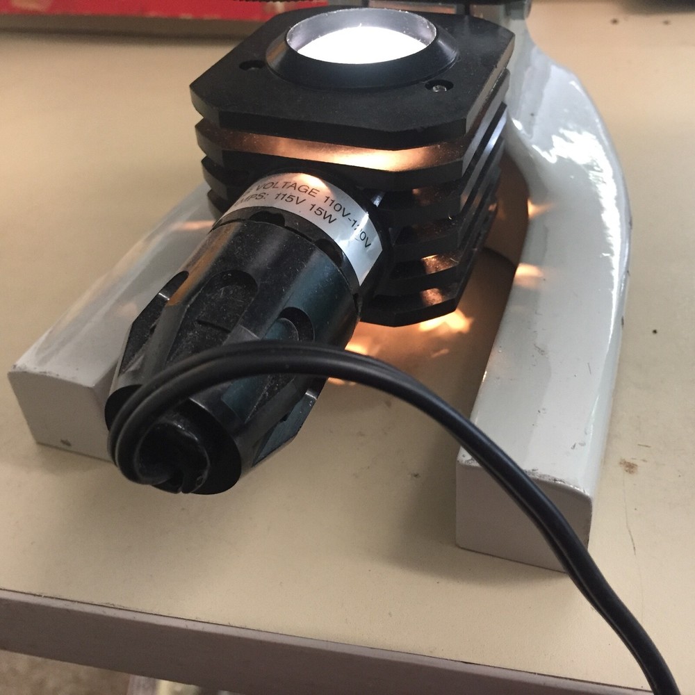National Microscope Student Model 107 Illuminated Features 40 X 10x 4x Works!