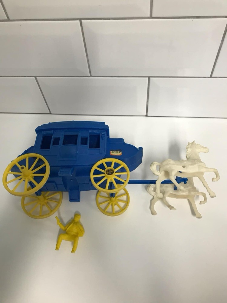 Fargo Vintage Horse And Couch Plastic
