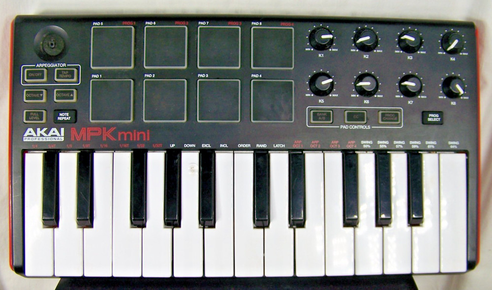 Akai MPK mini professional keyboard NEEDS WORK