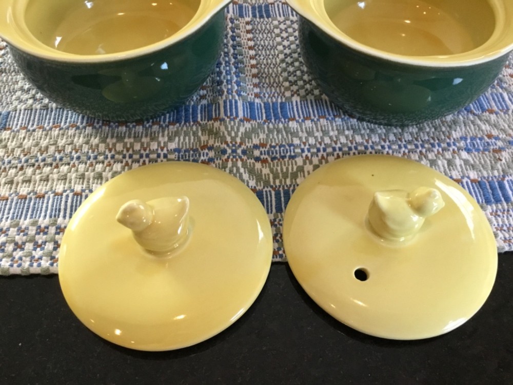 Set Vintage Hall yellow and green cookware/serveware chick handle