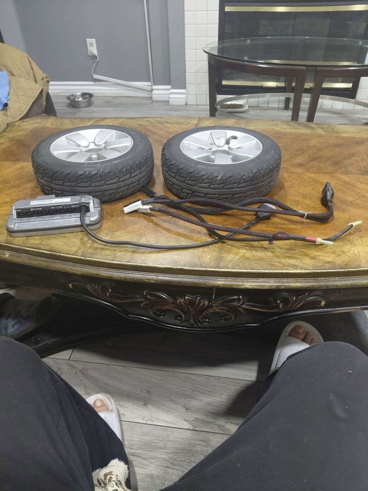 Jazzy Wheelchair Wheels And Computer With Battery Cables