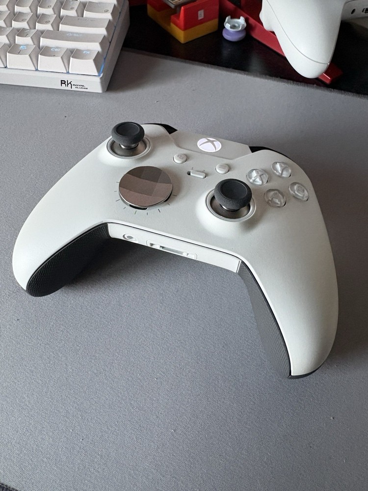 Microsoft Xbox Elite Special Edition Wireless Controller White w/ Carrying Case