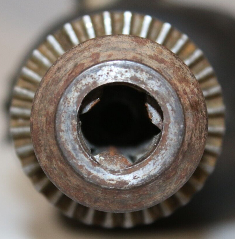 Hitachi Hammer Drill FDV 16VB2 W/ Case, auxiliary Handle, extra Drill Bits