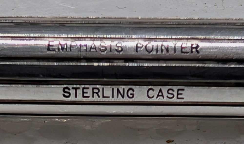 VTG Emphasis Pointer Sterling Case Telescoping 25" w/ Pocket Clip