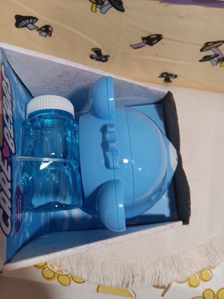 NEW IN BOX CARE BEARS AUTOMATIC BUBBLE BLOWER W/ SOLUTION GRUMPY BEAR 8.25"...