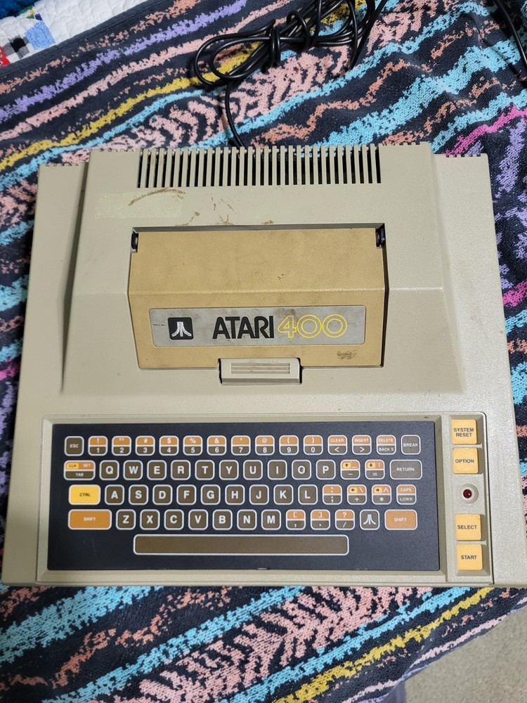Atari 400, Tested & Fully Working, includes Power Supply