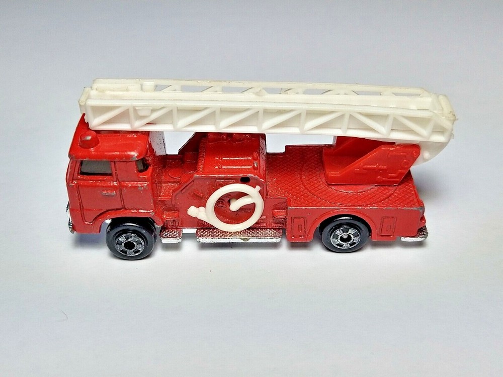 Zylmex Fire Engine w/ Ladder P312 ~ TS