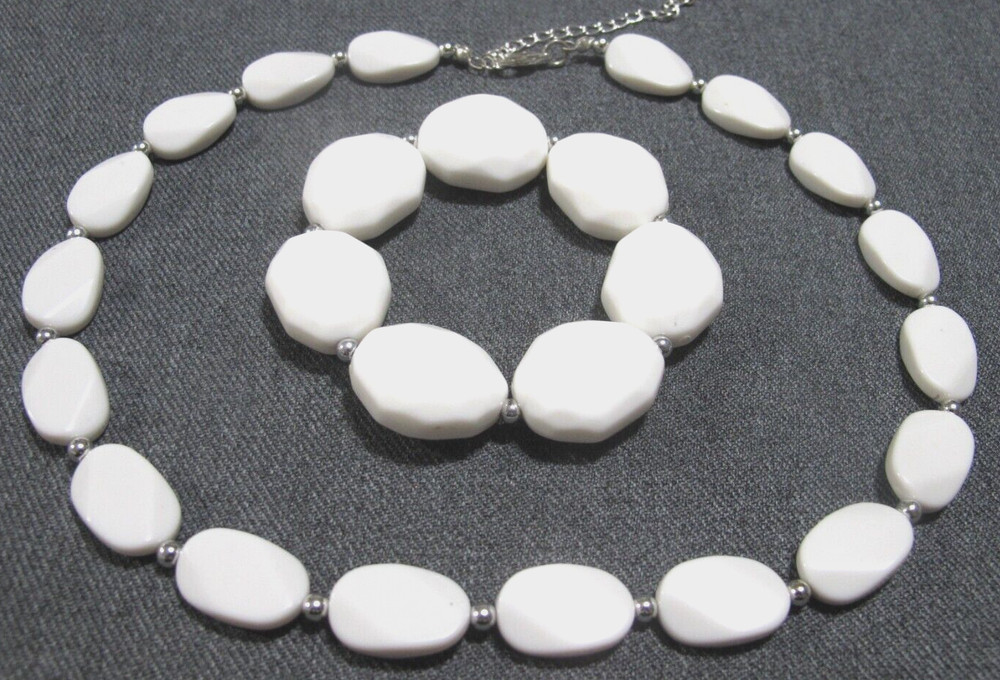 Vintage white plastic & tiny silvertone beads necklace +similar elastic bracelet