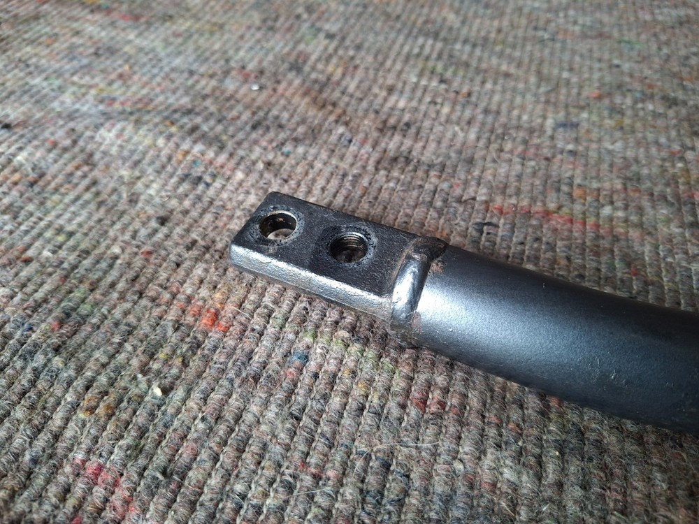 Kawasaki ER5 Lower Right Frame Rail Engine Mount Bracket Support & Fixing Bolts