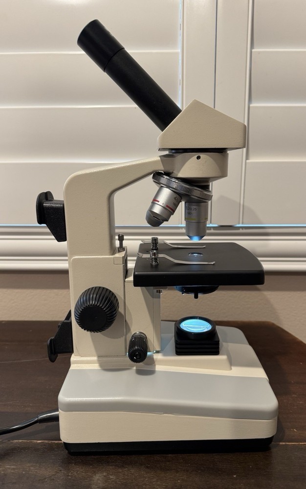 Accu Scope 3088-F Microscope