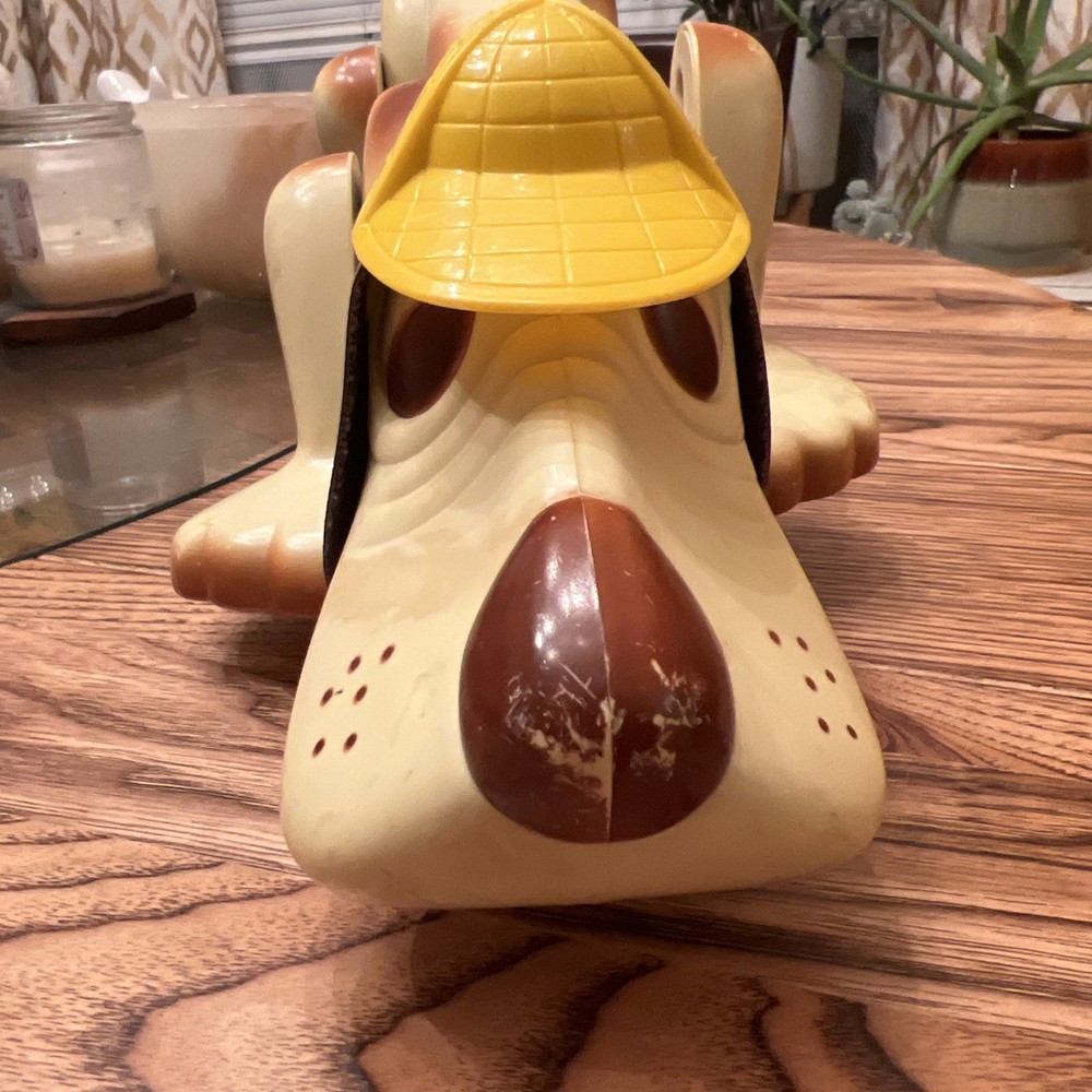 1970s Hasbro Digger The Hound Dog Sleuth Detective Pull String Toy Feet Work