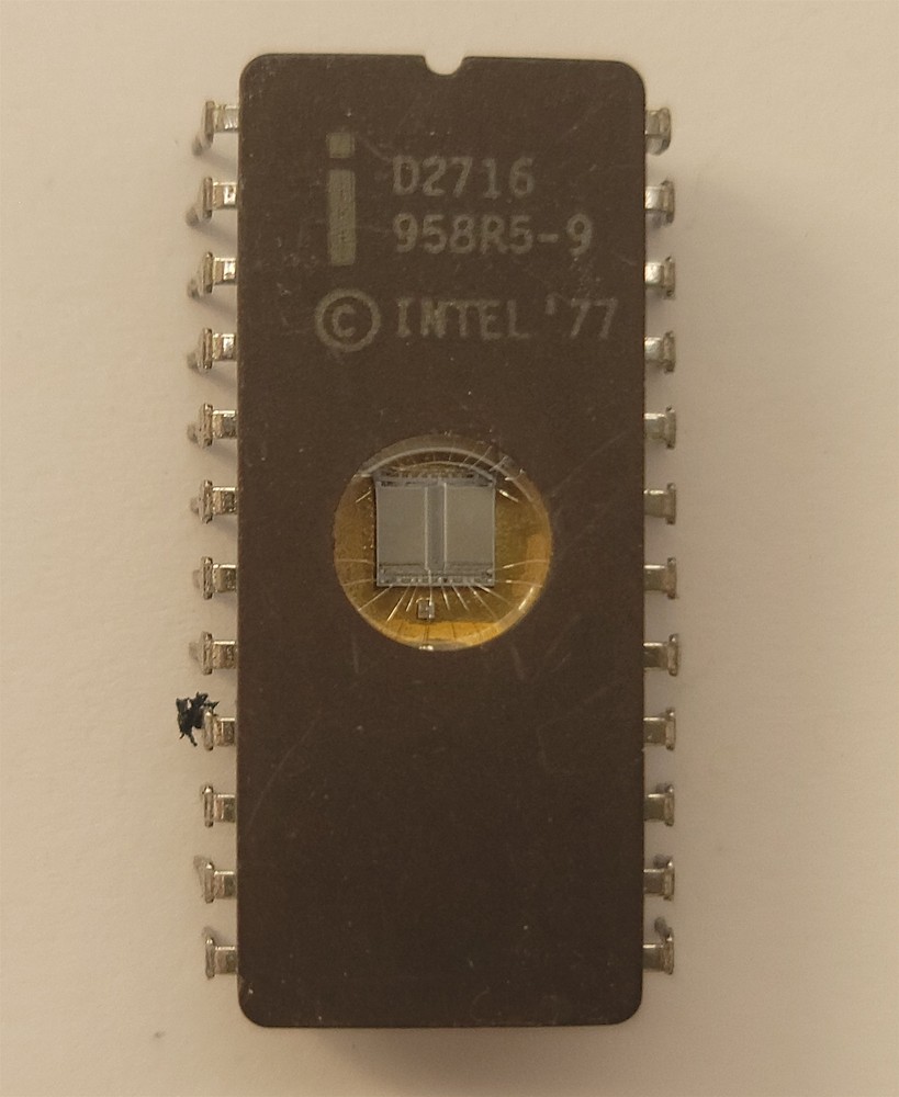 Intel '77 , Model D2716-958R5-9 Microcontroller