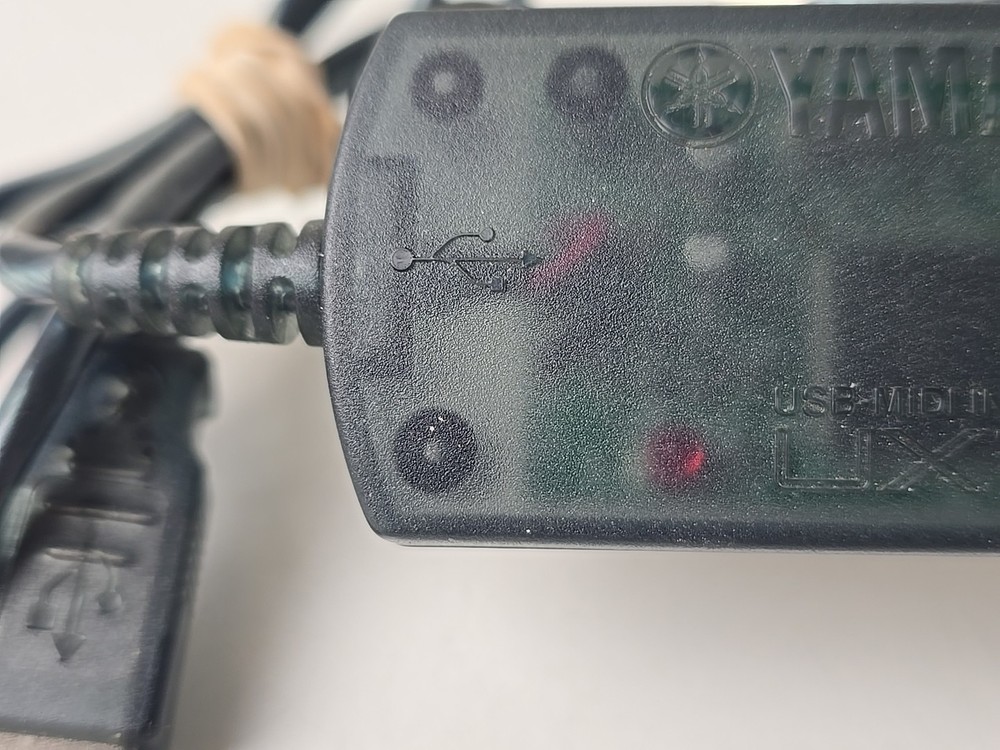 Yamaha UX16 USB to MIDI Interface